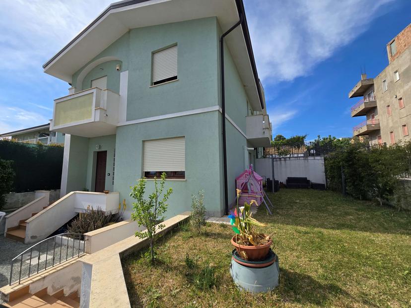Villa a schiera in Via Iuzzolino 37, Sellia Marina — foto 2 di 5