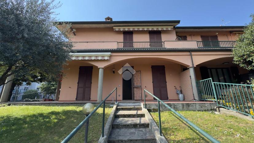 Villa a schiera in Via Quattro Marie 16, Bellinzago Lombardo — foto 4 di 5