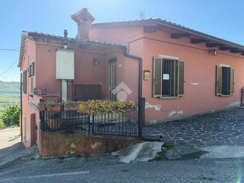 Casa indipendente in Strada dei Lozzi, Gubbio — foto 3 di 5