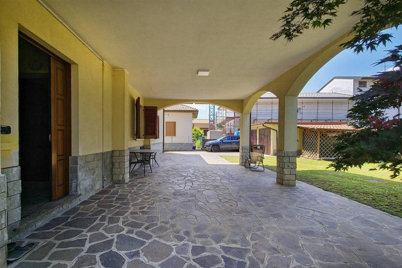 Villa in Belvedere 27, Bernareggio — foto 2 di 5