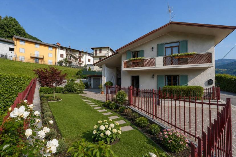 Villa a schiera in Leopardi 20, Sant'Omobono Terme — foto 2 di 5