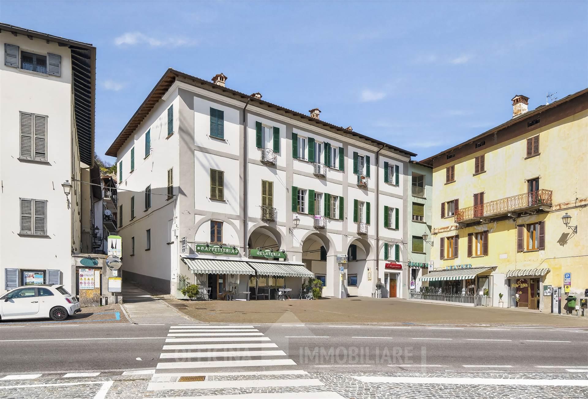 Quadrilocale in Piazza Ghislanzoni, Domaso