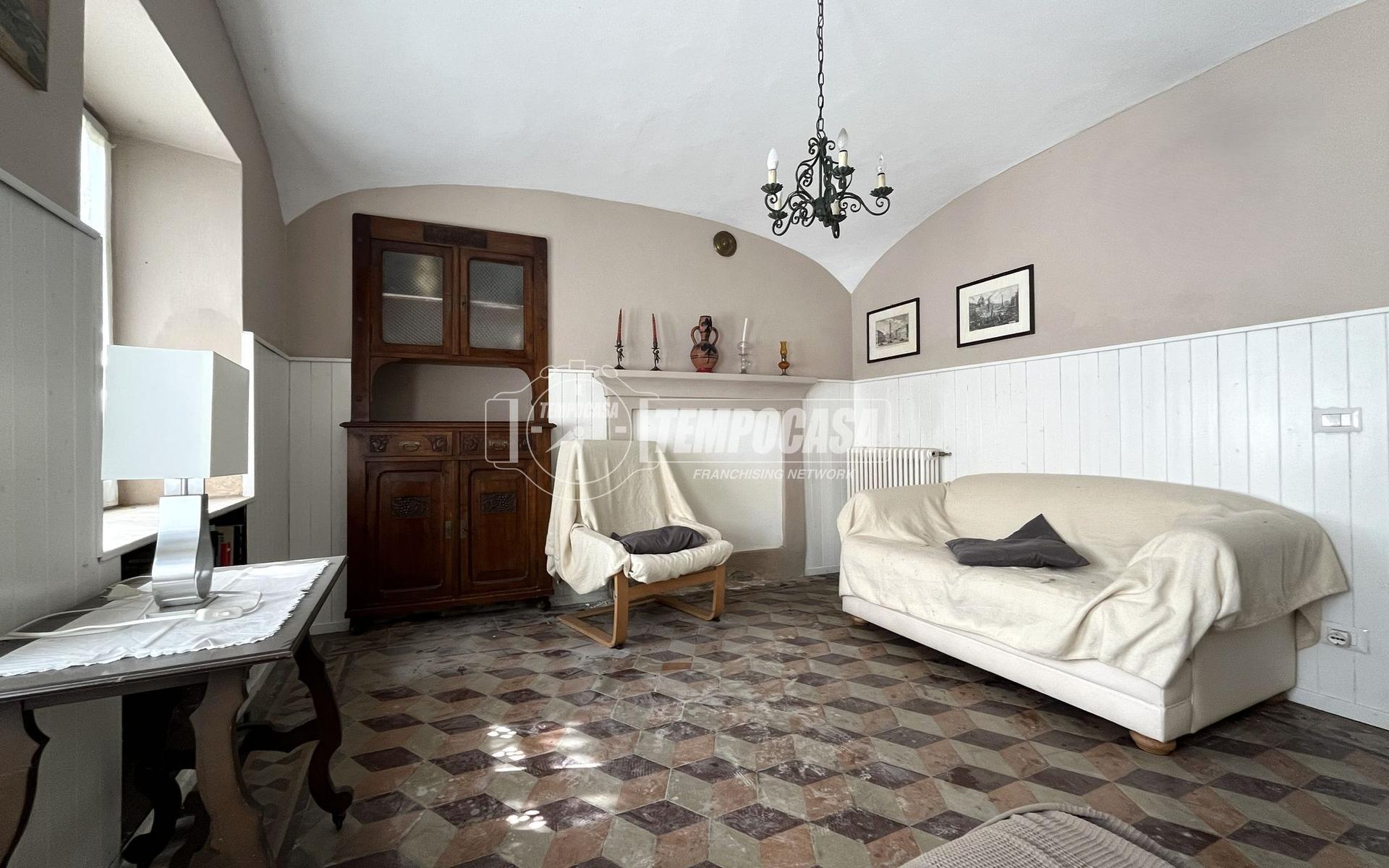 Casa indipendente in Via Cotonificio, Strambino