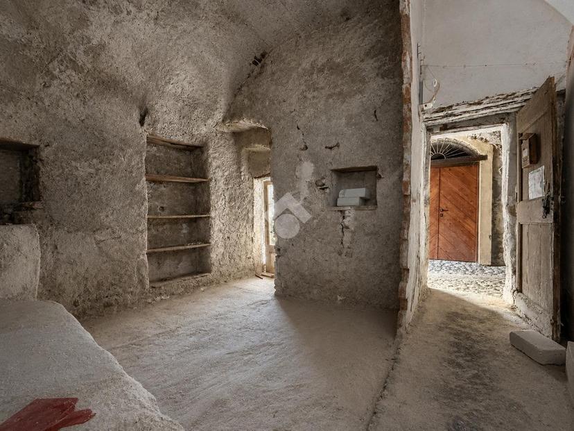 Trilocale in Via Castello, Dolceacqua — foto 3 di 5