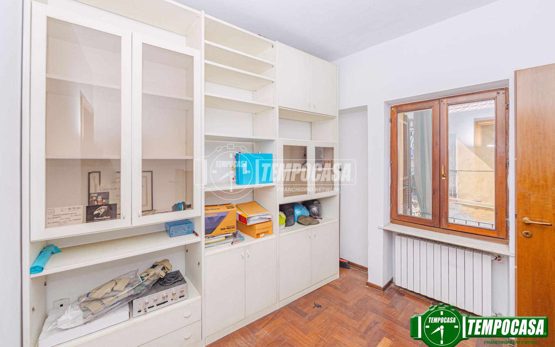 Casa indipendente in Via Mandelli, Voghera