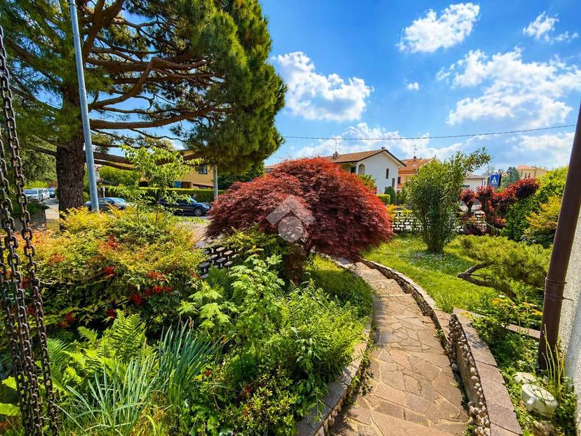 Villa in Via Isonzo 4, Usmate Velate — foto 4 di 5