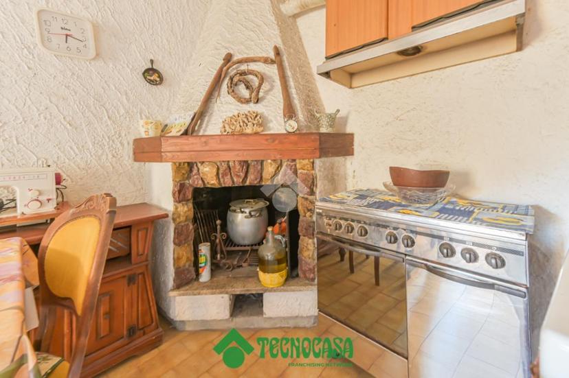 Casa indipendente in Via La Spezia 43, Follo