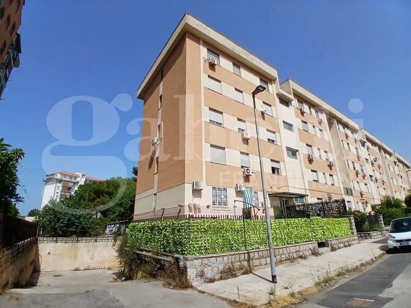 Appartamento in Via Marco Fanno, Palermo