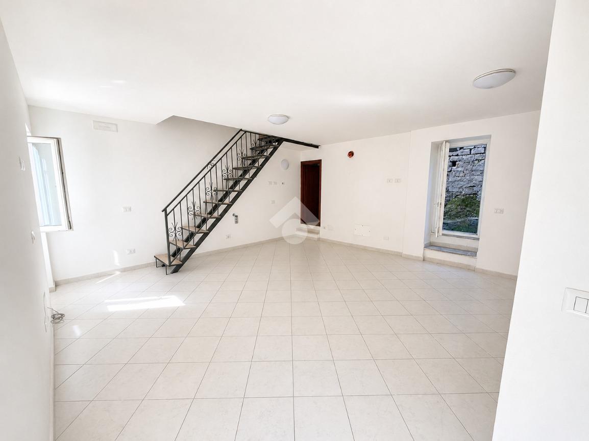 Casa indipendente in Via Regina Elena 75, Bassano in Teverina