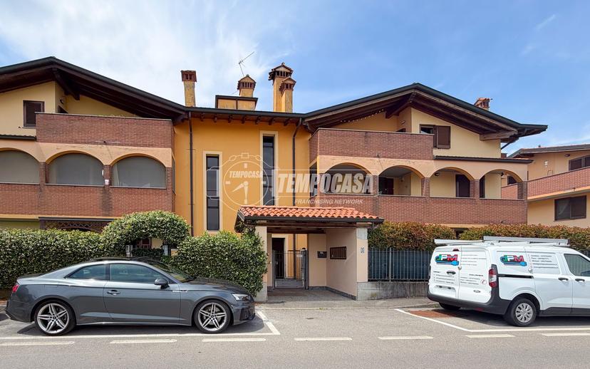 Trilocale in Via Cav. Domenico Mangiagalli 3, Comazzo — foto 5 di 5