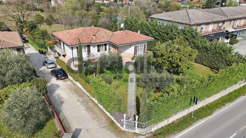 Villa in Strada Peschiera 33, Ponti sul Mincio — foto 4 di 5