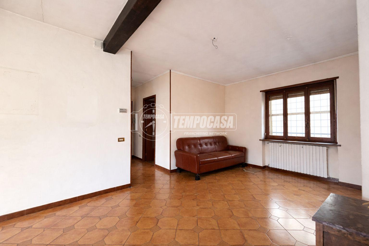 Appartamento in Piazza Giuseppe Ponzetto, Orio Canavese