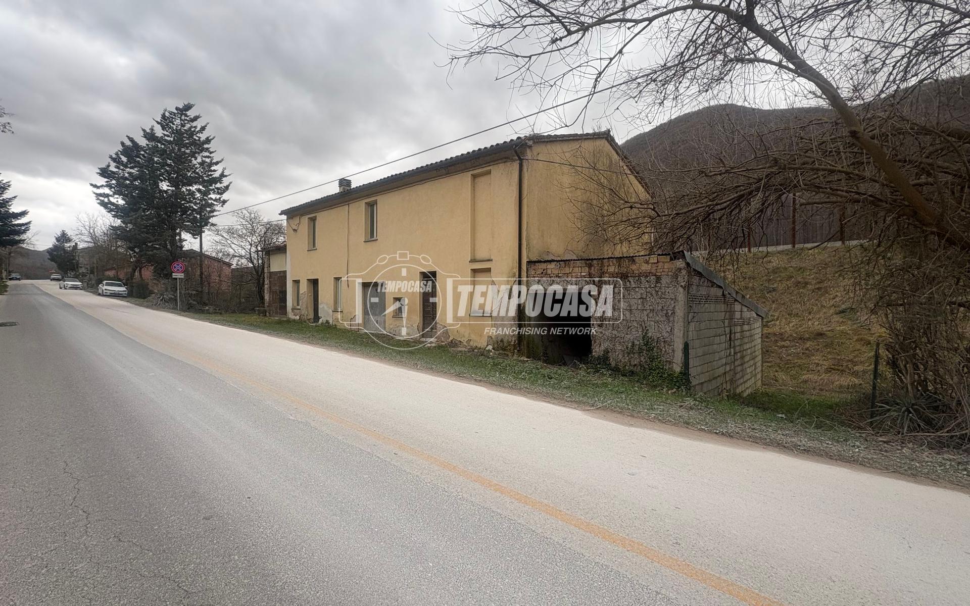 Casa indipendente in Borgo Tufico 81, Fabriano