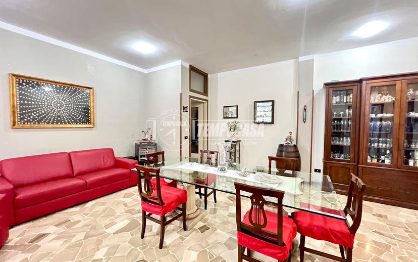 Trilocale in Via Manzoni 17, Lonate Pozzolo — foto 2 di 5