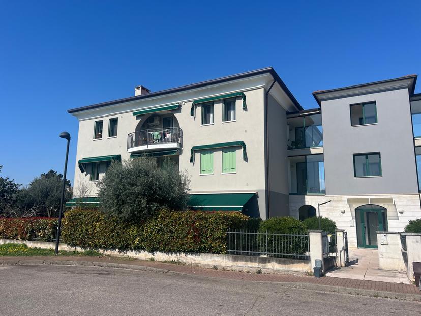 Trilocale in Viale Don Luigi Orione, Lonigo — foto 5 di 5