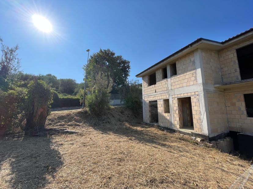 Villa in Via della Sorgente 44, Casalincontrada