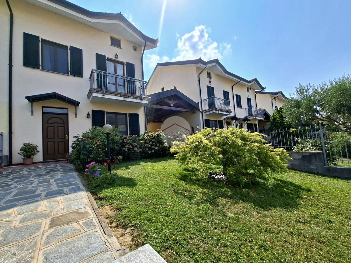 Villa a schiera in Strada Ca' del Bosco 15, Bra
