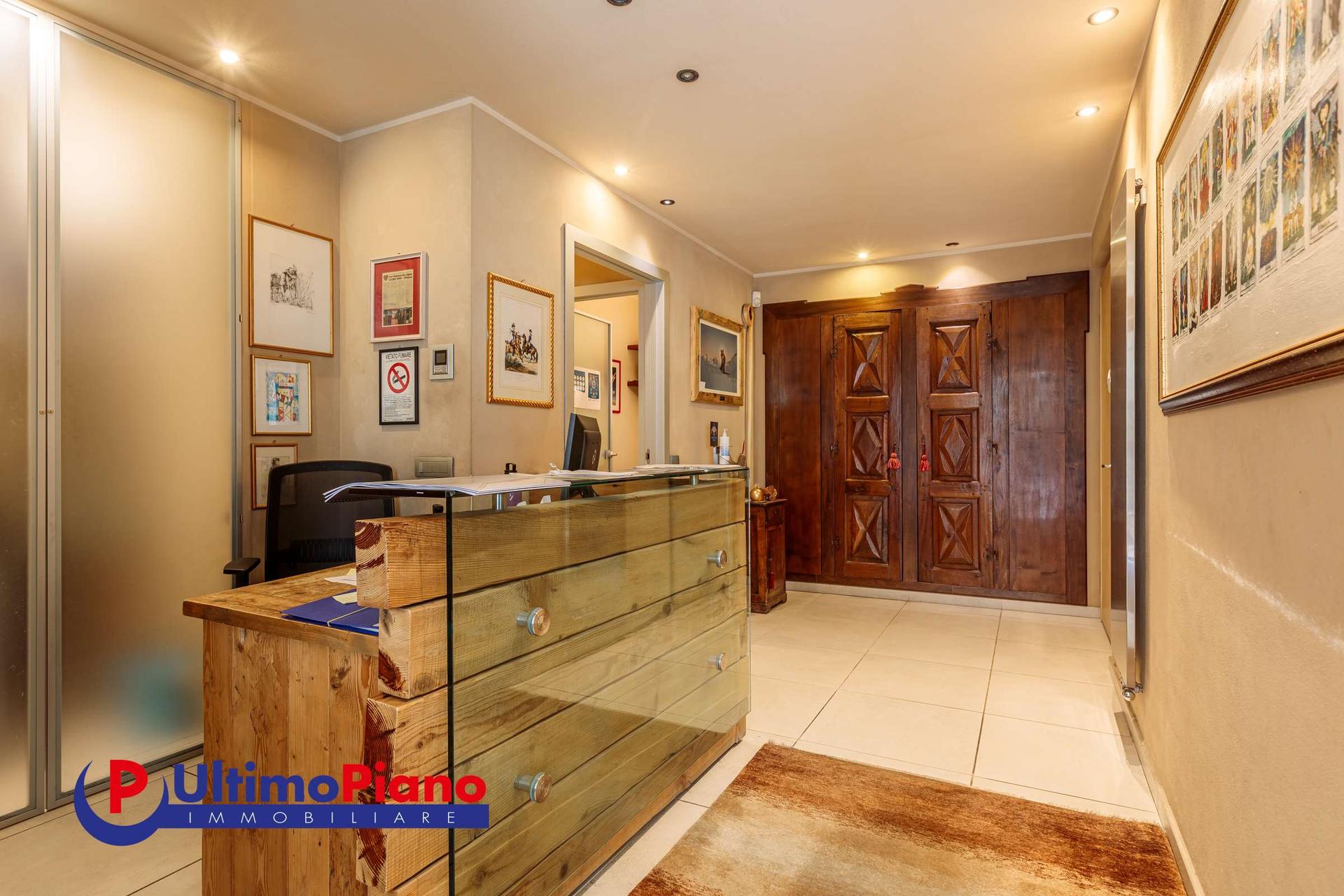 Appartamento in Rue Monseigneur Jean Joconde StéVenin 11, Aosta