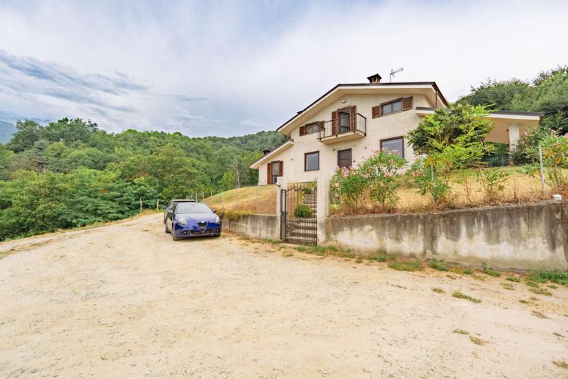 Villa unifamiliare in Via Canevera 22, Bagnolo Piemonte — foto 2 di 5