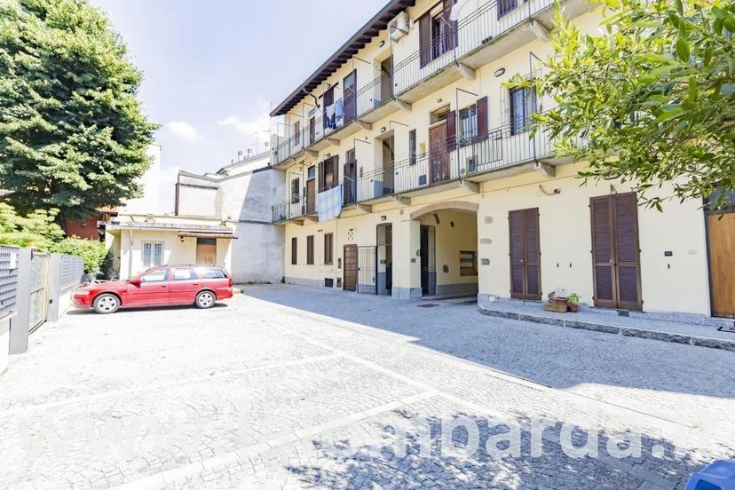 Trilocale in Via col di Lana 18, Monza