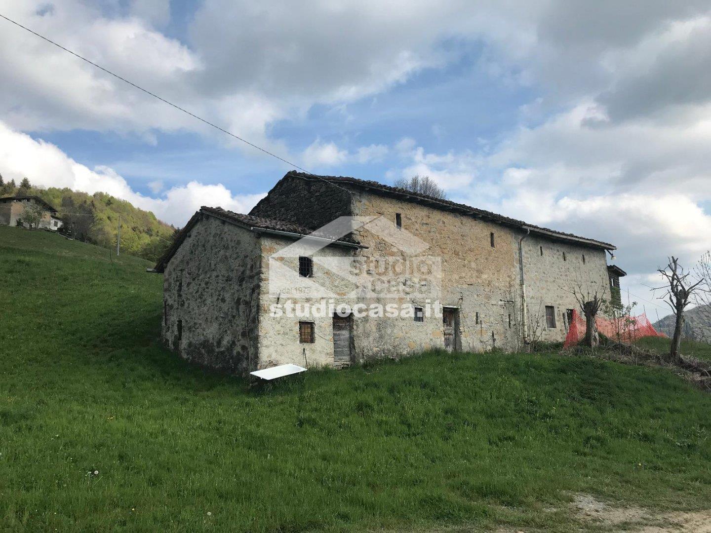 Casale in Via Risorgimento, Dossena