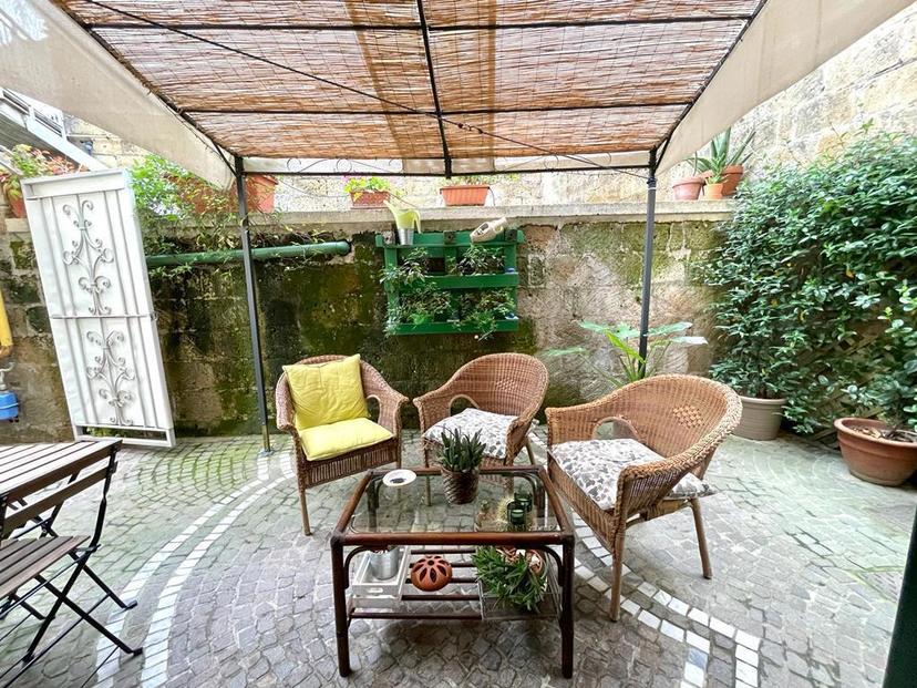 Trilocale in Via Vecchia Luciano, Pozzuoli