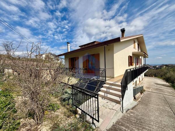 Villa in Contrada Atriena 8, Gessopalena