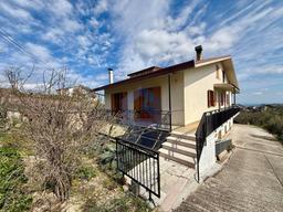 Villa in Contrada Atriena 8, Gessopalena