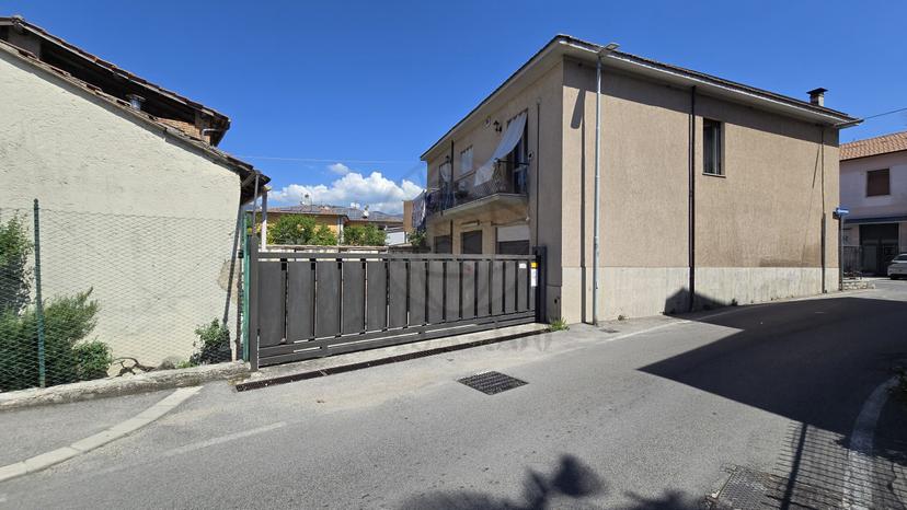 Casa indipendente in Via San Valentino, 65, Terni — foto 2 di 5