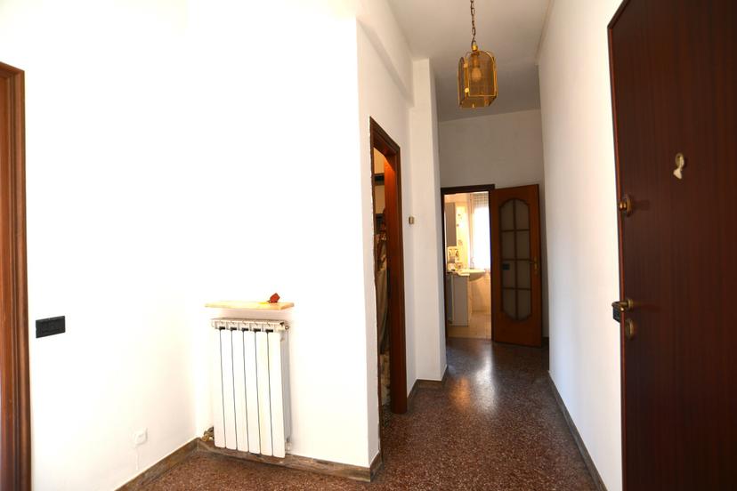 Appartamento in Via XXV Aprile 9, Vado Ligure