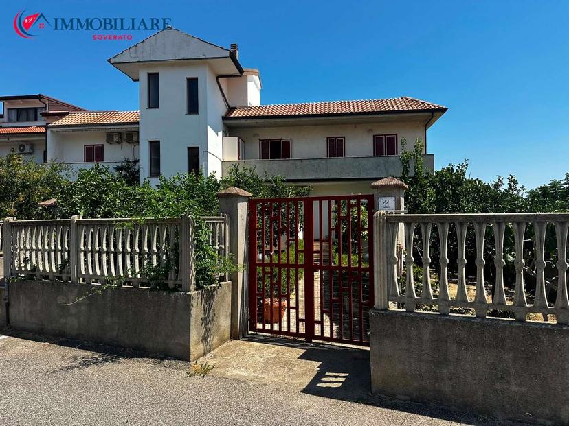 Quadrilocale in Via Pasquale Galluppi 5, Satriano — foto 3 di 5