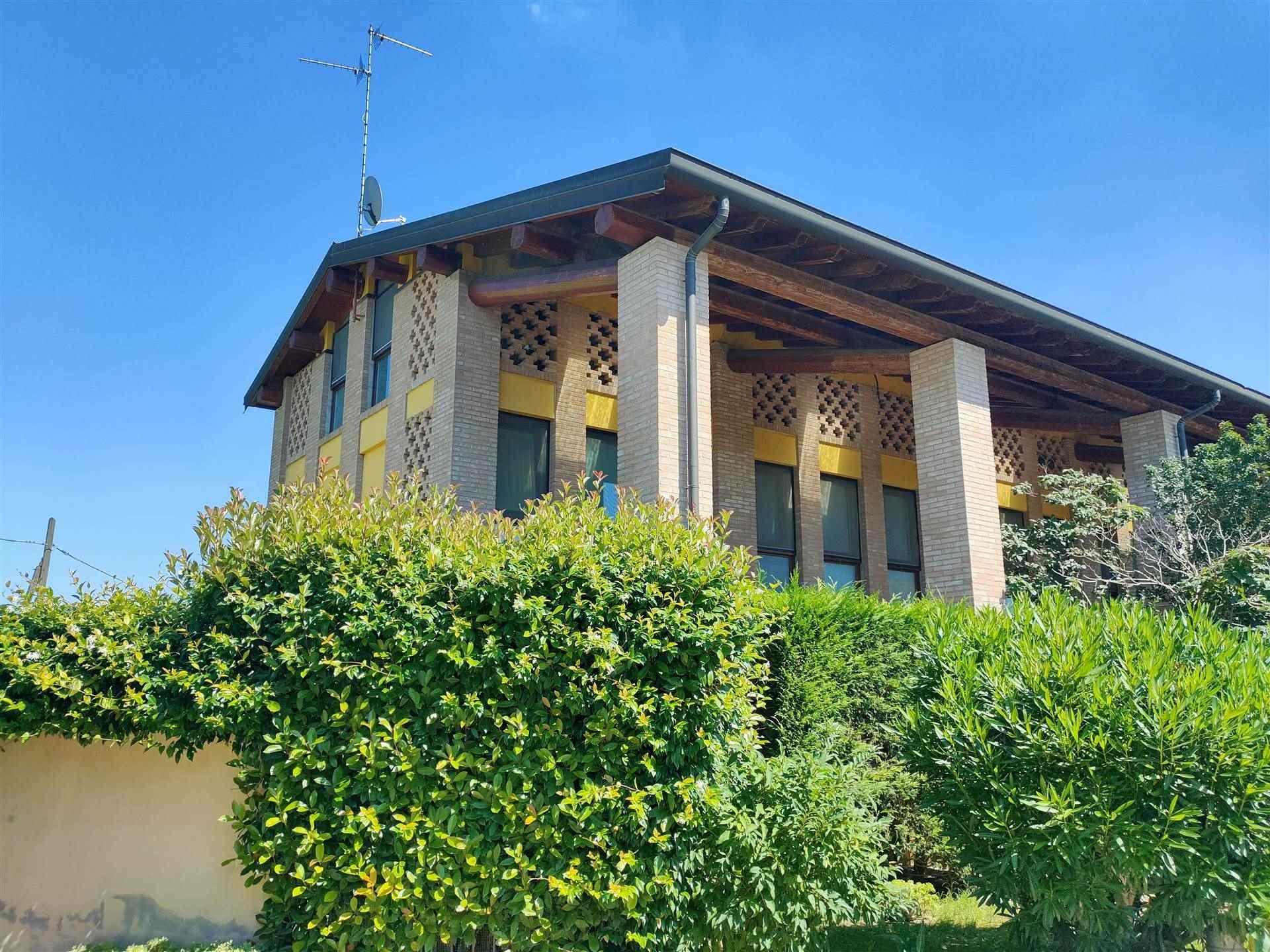Casa indipendente in Cascina Barbinetta, Lodi