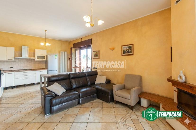 Villa in Via Matteotti 46, Lonate Pozzolo — foto 2 di 5