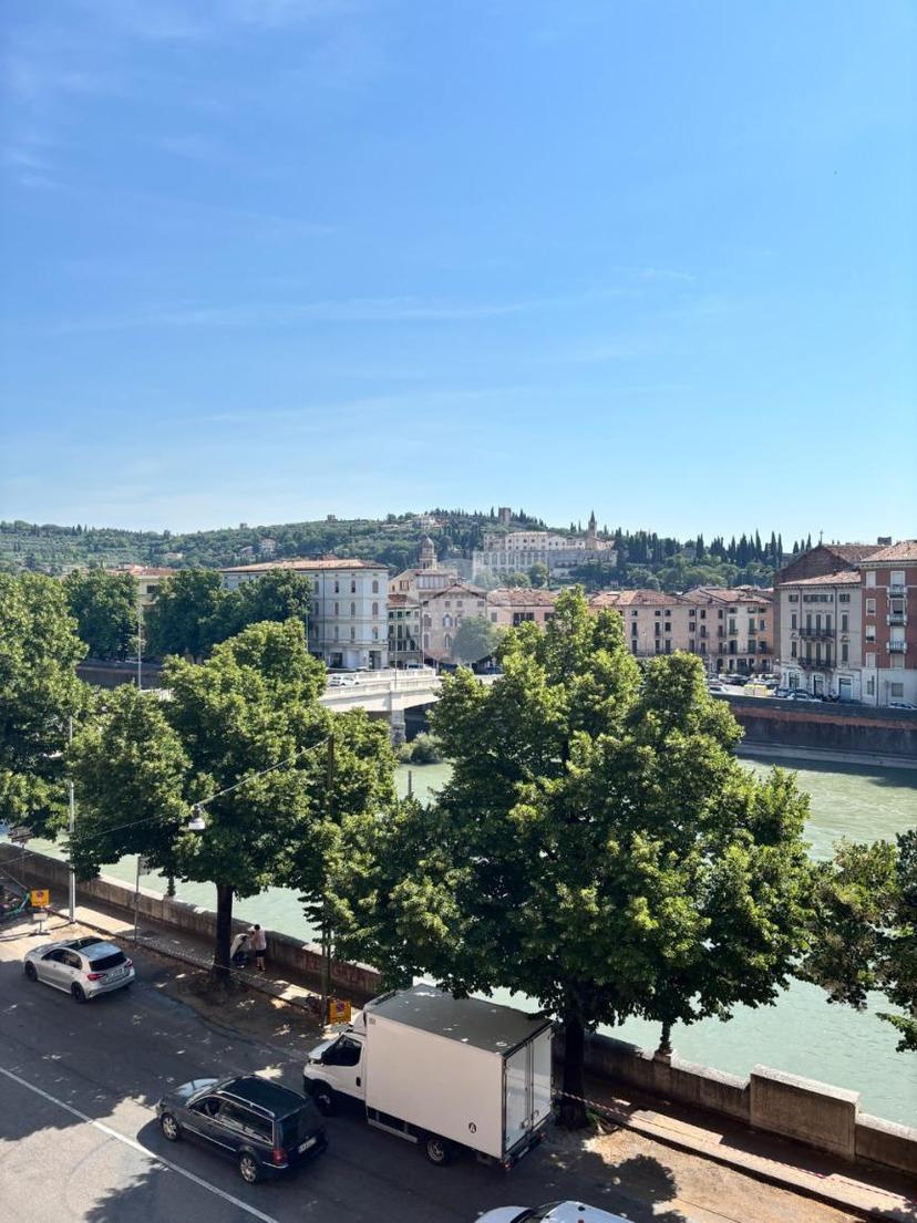 Quadrilocale in Lungadige Bartolomeo Rubele 30, Verona