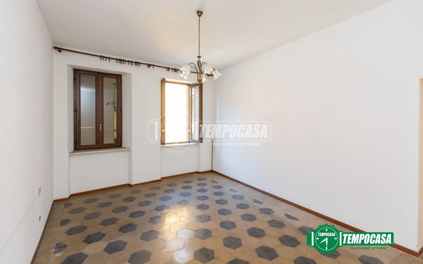Trilocale in Via Pozzolo 19/21, Oleggio — foto 2 di 5