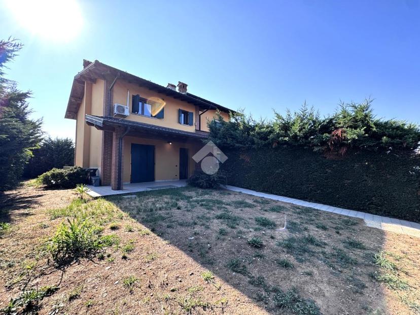 Villa a schiera in Madre B. Regazzoni, Torre Pallavicina — foto 3 di 5