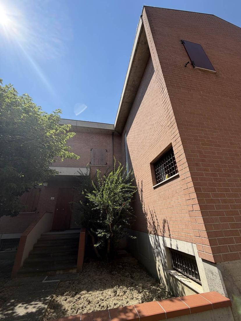 Villa a schiera, Modena
