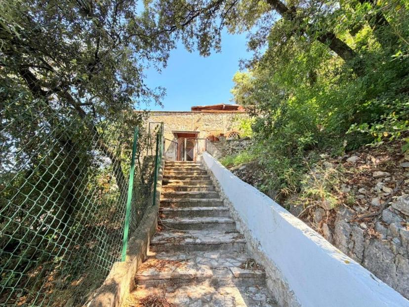 Casa indipendente in Via Roma, Casperia