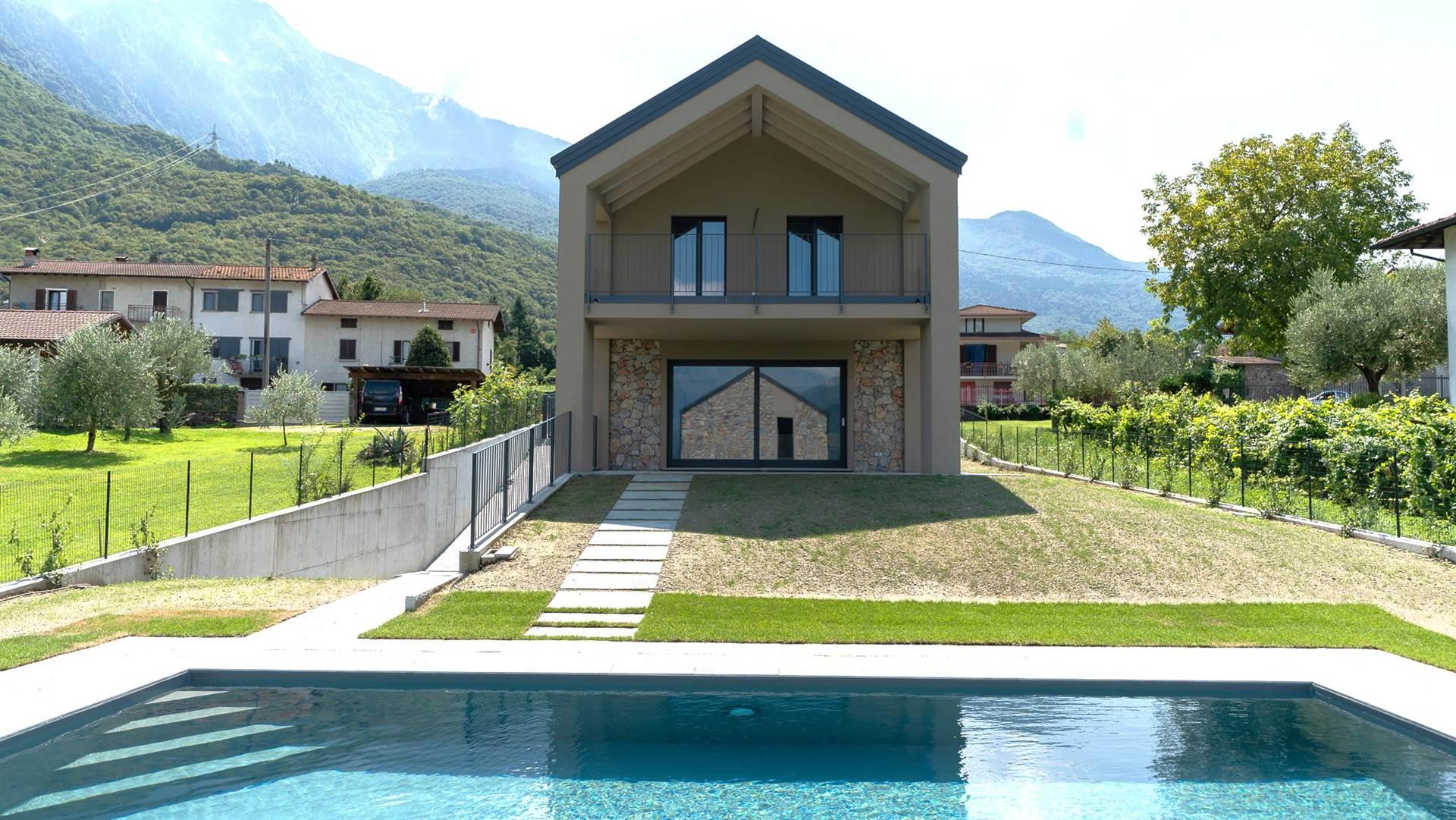 Villa in Via Palerma, Colico