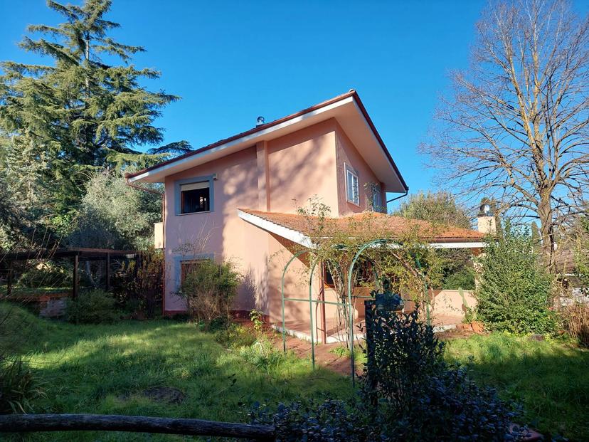 Villa in Via Giro del Colle, Castelnuovo di Porto — foto 4 di 5