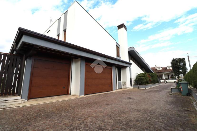 Villa in Str Castelletto 2, Roncoferraro — foto 5 di 5