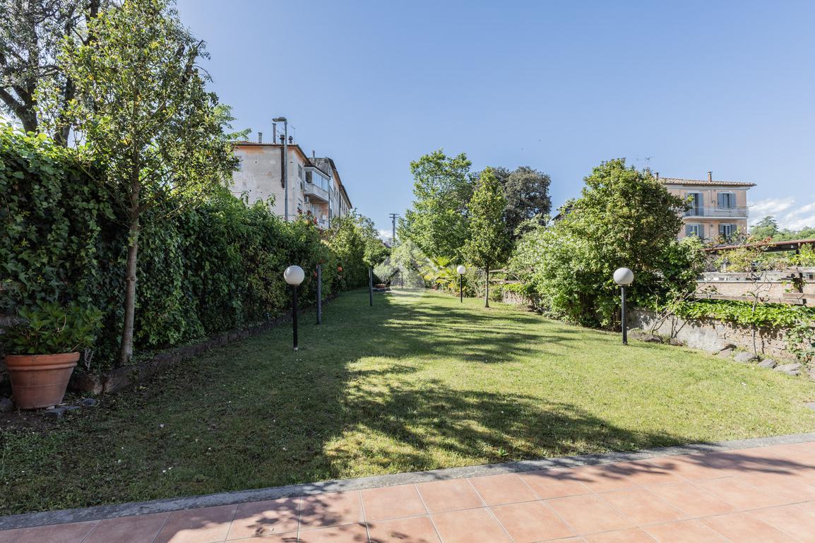 Villa in Via Tenente Tito Mechilli 3, Caprarola