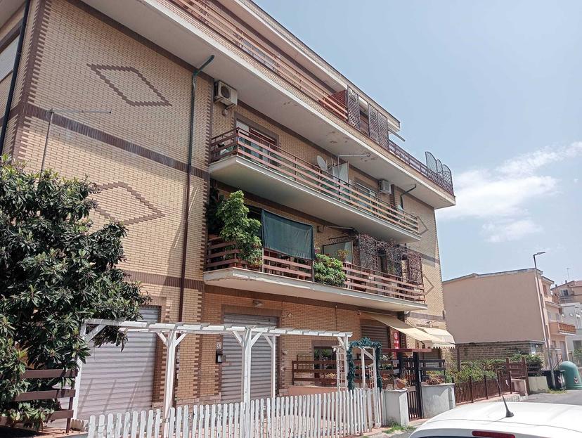 Trilocale in Via Giuseppe Belardinelli 35, Roma