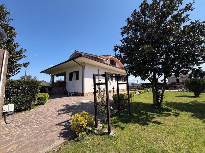Casa indipendente, Aprilia — foto 4 di 5
