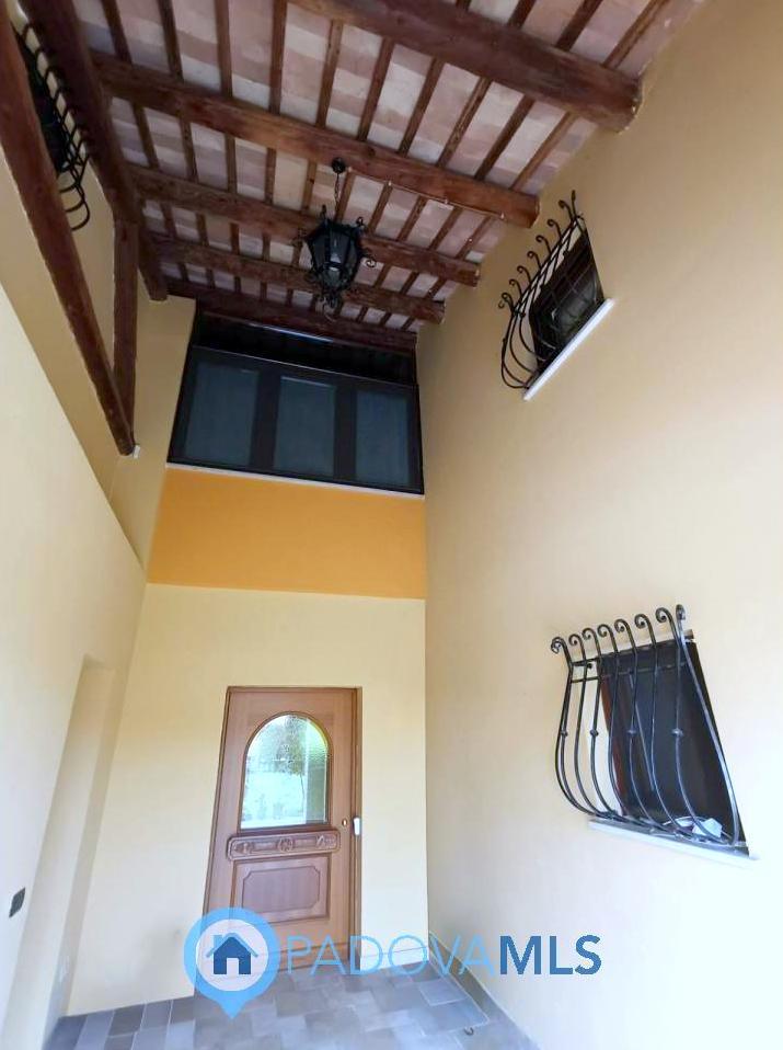 Villa a schiera in Via Cà Ferrante, Casalserugo