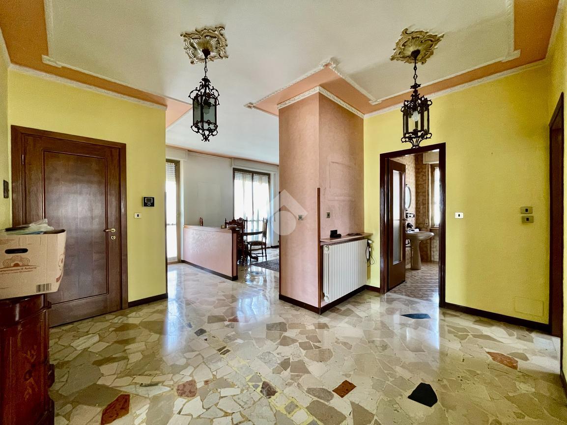 Trilocale in Via Edmondo De Amicis 21, Suisio