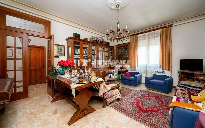 Quadrilocale in Via Riccardo Arleoni, Reggio nell'Emilia