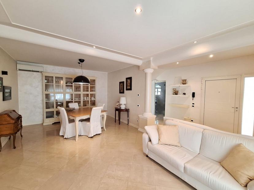 Villa in Via del Fante 14, Rovigo — foto 2 di 5