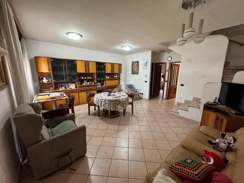 Villa a schiera in Via Cosenza 46, Avezzano