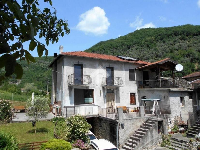 Casa indipendente in Via Chiapparo 40, Pornassio — foto 3 di 5